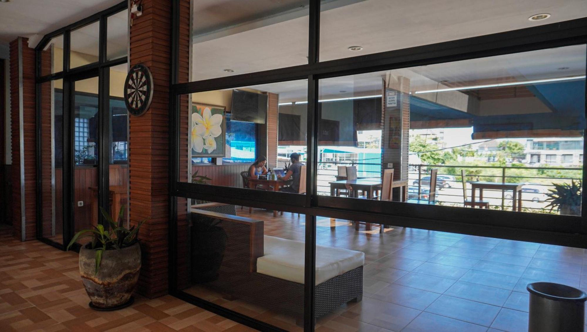 Caroline Guest House Canggu Buitenkant foto